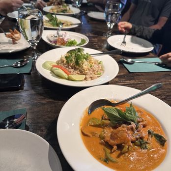 Bai Tong Thai Restaurant - Thai Near Me - Redmond, Washington