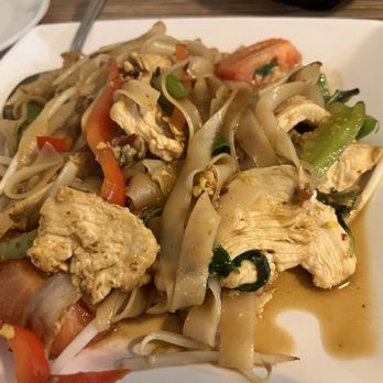 Thai Plate - Pad kee mao - Thai Near Me - Jackson, Wyoming Thai Plate - Pad kee mao - Thai Near Me - Jackson, Wyoming