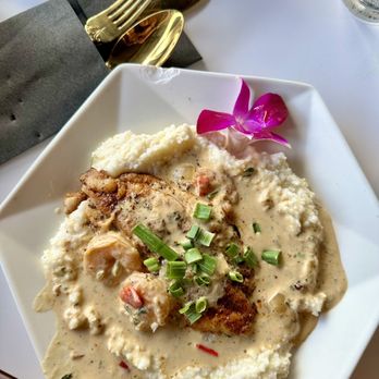 B Spot Nola - Blackened fish and grits - Soul Food Near Me - New Orleans, Louisiana
