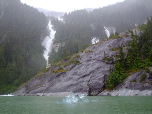 Alaska Peak & Seas by null