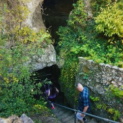 Cascade Caverns