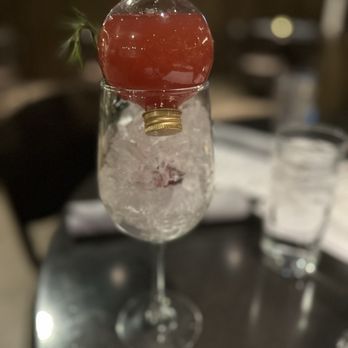 Heck’s Cafe - Merry Berry Cocktail - New American Near Me - Beachwood, Ohio