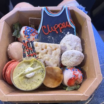 Intuit Dome - Desserts box $13 - Stadiums & Arenas Near Me - Inglewood, California Intuit Dome - Desserts box $13 - Stadiums & Arenas Near Me - Inglewood, California