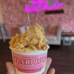 Raining Berries - Alafaya - Cookie butter gelato