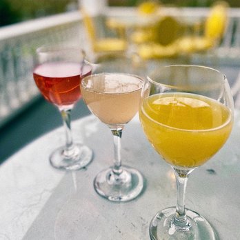 Double Oaks Bed & Breakfast - Mimosas - Bed & Breakfast Near Me - Greensboro, North Carolina