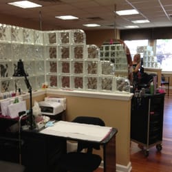 Profiles Hair Studio - Nail station