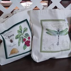 Farmhouse Finds & Gifts - Large Totes
