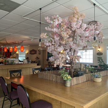 Crazy Stone - Interior that over looks pond. - Sushi Bars Near Me - Marlborough, Massachusetts