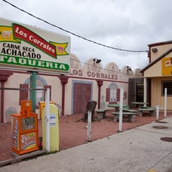 Los Corrales Taqueria - Front driveway
