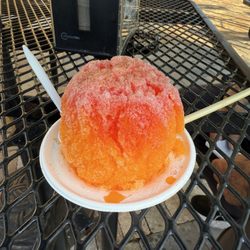 Mr Morgan's Shave Ice - Hang Ten made with passion fruit