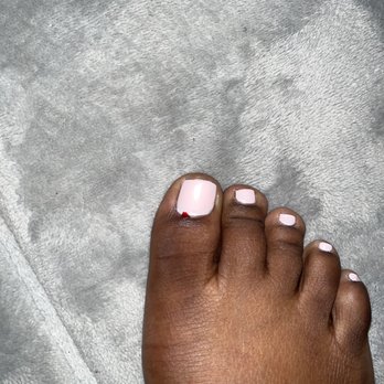 Tipsy Nails & Spa - Bleeding from cut cuticle that started the next day - Nail Salons Near Me - Missouri City, Texas