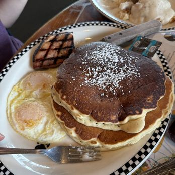 Black Bear Diner Los Banos - Breakfast combo - Diners Near Me - Los Banos, California Black Bear Diner Los Banos - Breakfast combo - Diners Near Me - Los Banos, California