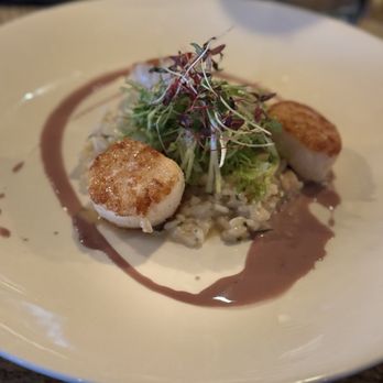 Market To Table - Scallop dinner split in half - New American Near Me - Winter Garden, Florida Market To Table - Scallop dinner split in half - New American Near Me - Winter Garden, Florida