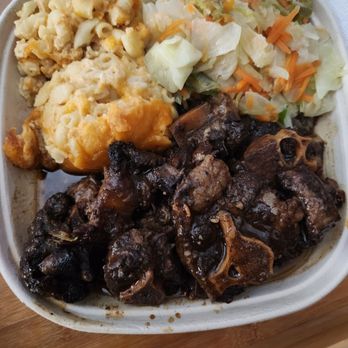 Jerks Caribbean Grill - Oxtails, mac & cheese and cabbage - Caribbean Near Me - Atlanta, Georgia
