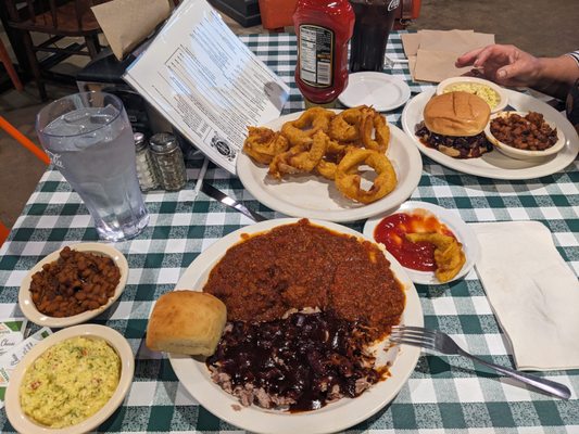 Leonard's Pit Barbecue by null