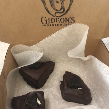 Gideon's Bakehouse - Cookies n cream bites - Bakeries Near Me - Orlando, Florida