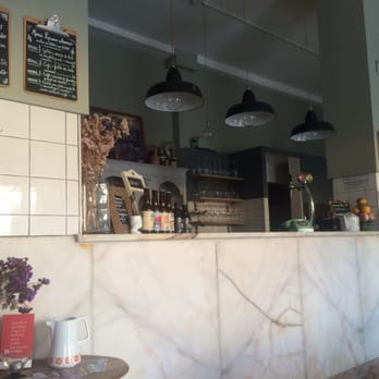 Café Com Calma - Balcão - Cafes Near Me - Lisbon, 11 Café Com Calma - Balcão - Cafes Near Me - Lisbon, 11