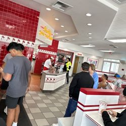 In-N-Out Burger - Burger time.