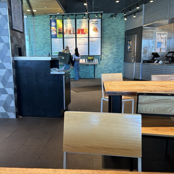 Shake Shack Garden State Plaza - Burgers Near Me - Paramus, New Jersey
