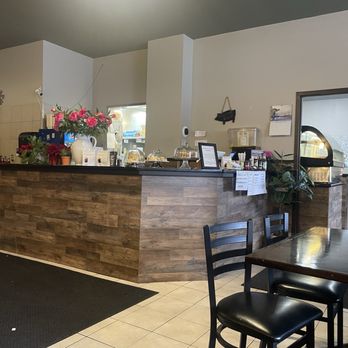 Berry Sweet Kitchen - Inside - Cafes Near Me - Minneapolis, Minnesota