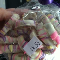Sweet Tooth - White chocolate covered mini pretzels