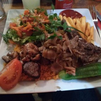 Chez les Deux Amis - Assiette mixte - Turkish Near Me - Paris, 75 Chez les Deux Amis - Assiette mixte - Turkish Near Me - Paris, 75