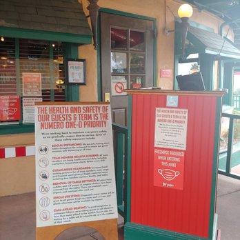 Oregano's - Greeting area for tables or pickup/carry out - Pizza Near Me - Tucson, Arizona