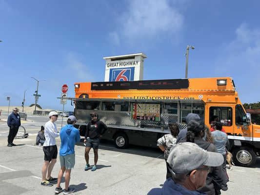 Leo’s Tacos Truck by null