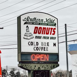 Southern Maid Donuts - Sign