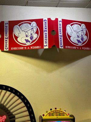 Chuck E. Cheese by null