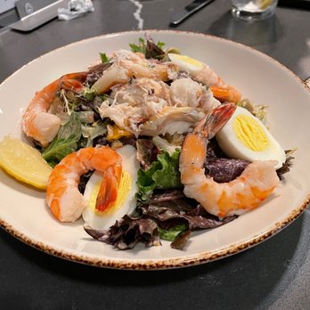 Nordstrom Grill - Shrimp and crab louis - New American Near Me - Bellevue, Washington