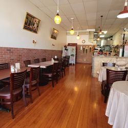 Maya Thai Laos Cafe - Inside