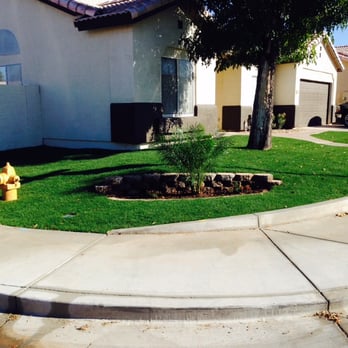 Pas Bros Landscaping - Retaining Wall, Planter and manicured lawn - Landscaping Near Me Pas Bros Landscaping - Retaining Wall, Planter and manicured lawn - Landscaping Near Me