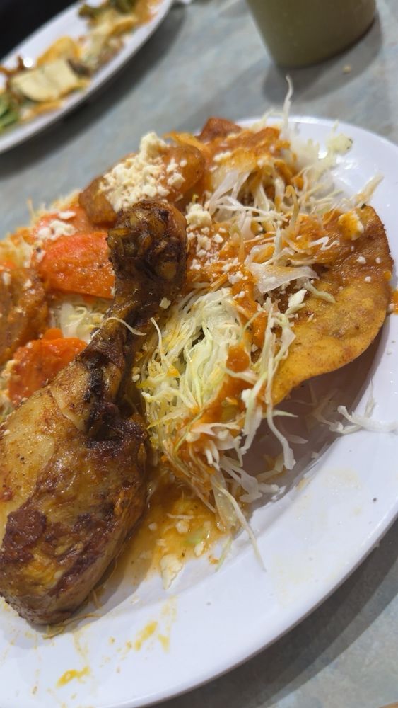 Taqueria & Birrieria El Patron Logo