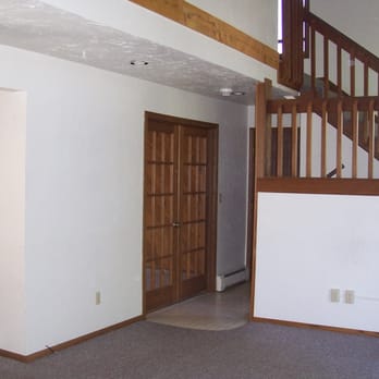 Bluestone Ridge Rentals - Living Room - Unit 1 - Apartments Near Me - Duluth, Minnesota Bluestone Ridge Rentals - Living Room - Unit 1 - Apartments Near Me - Duluth, Minnesota