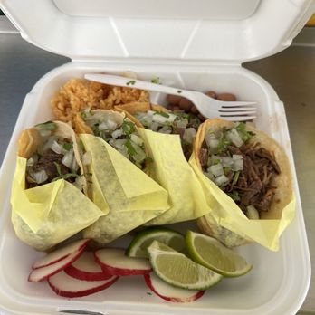 Birrieria Gomez - Birria Tacos Combo - Food Trucks Near Me - Lennox, California