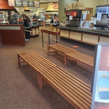 Golden Corral Buffet & Grill - tables and benches - American Near Me - Colonial Heights, Virginia