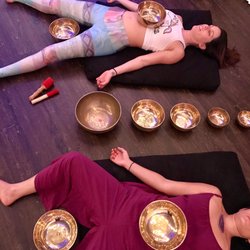 Relaxing sound bowl session