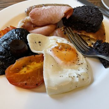 Loch Ness Inn - Full Highland Breakfast - Hotels Near Me - Inverness-shire, HLD Loch Ness Inn - Full Highland Breakfast - Hotels Near Me - Inverness-shire, HLD