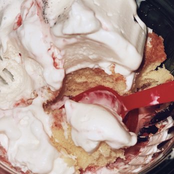 Bruster's Real Ice Cream - Strawberry shortcake - Ice Cream & Frozen Yogurt Near Me - Cornelius, North Carolina
