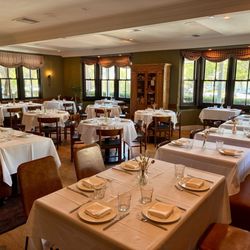 Nella Kitchen & Bar - Indoor dining room
