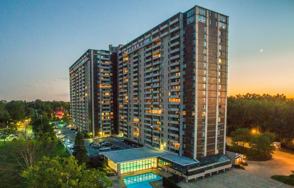 THE CARLYLE Updated August 2024 14 Reviews 12900 Lake Ave