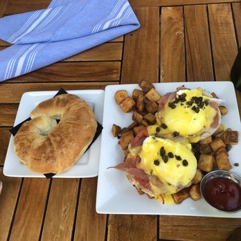 Kimpton Surfcomber Hotel - Eggs Benedict - Hotels Near Me - Miami Beach, Florida Kimpton Surfcomber Hotel - Eggs Benedict - Hotels Near Me - Miami Beach, Florida