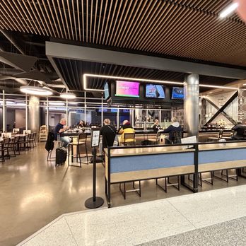The Observation Deck - Airport Lounges Near Me - North Canton, Ohio