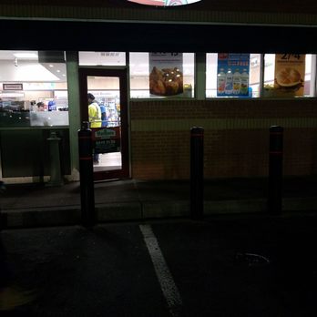 Royal Farms 090 - the front of a restaurant at night - Convenience Stores Near Me - Baltimore, Maryland Royal Farms 090 - the front of a restaurant at night - Convenience Stores Near Me - Baltimore, Maryland