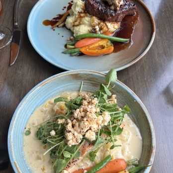 Mount Burgess Dining Room - Italian Near Me - Field, British Columbia