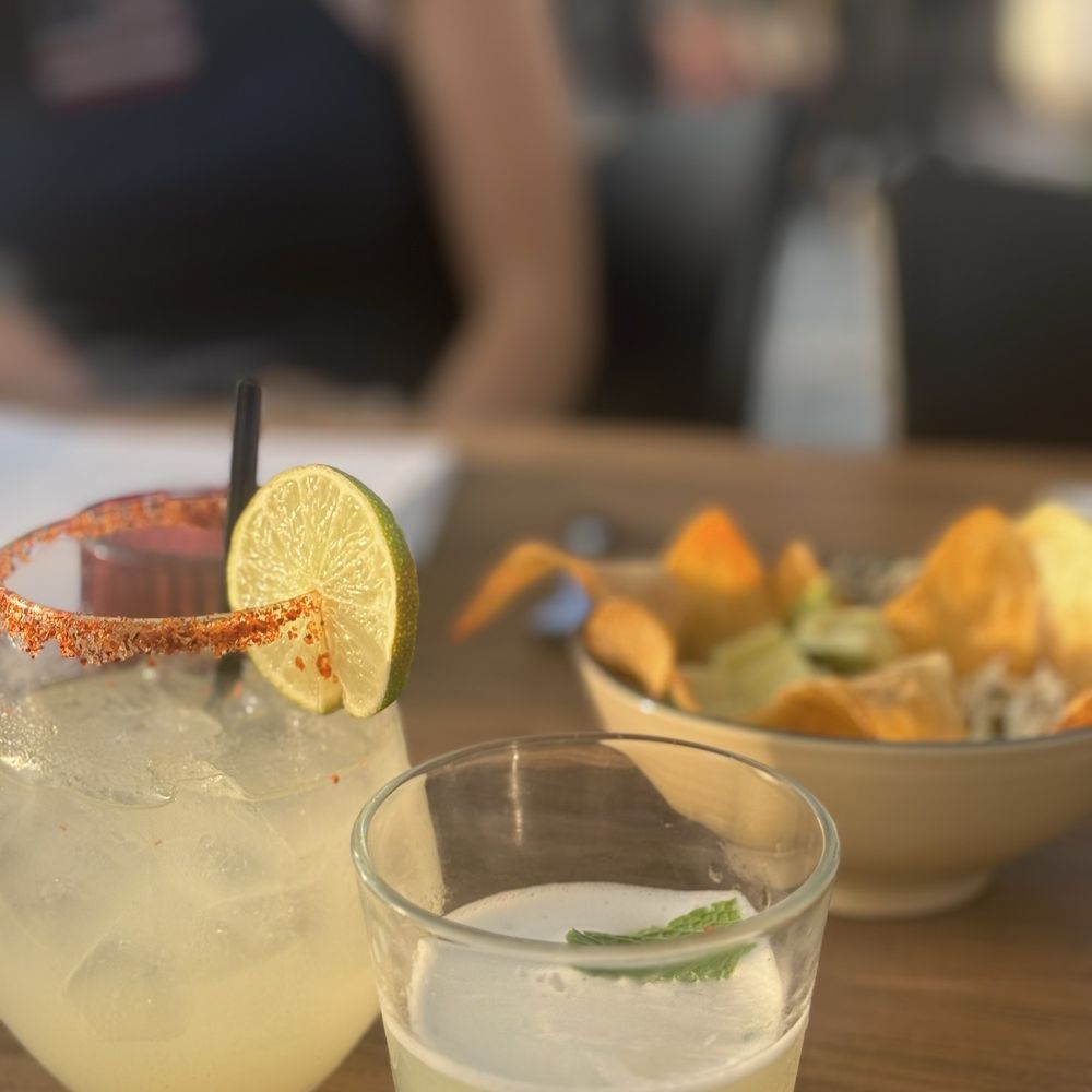 Runabout Brewing - Craft cocktails to go along with 11 in house brewed beers and seltzer. - Brewpubs Near Me - Orlando, Florida Runabout Brewing - Craft cocktails to go along with 11 in house brewed beers and seltzer. - Brewpubs Near Me - Orlando, Florida