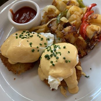 Perch - Crab cake eggs Benedict - Lounges Near Me - Los Angeles, California