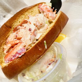 DJ's Clam Shack - Lobster roll - Seafood Near Me - Key West, Florida