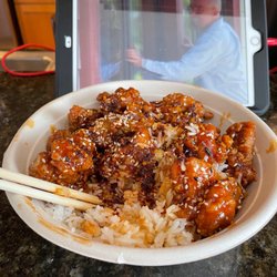 Grillbird - Sesame Chicken (Walter white in background, just before missing the two brothers sent to ....)(no spoilers)